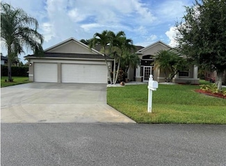 2811 Serenity Cir S, Fort Pierce, FL 34981