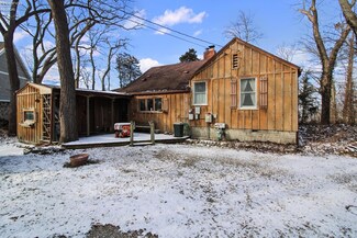 2792 E Sand Rd, Port Clinton, OH 43452