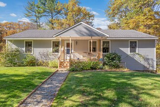 242 Ridge Rd, York, ME 03909