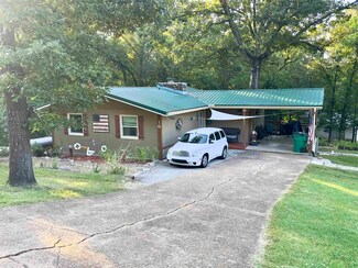 16 S Ontario Dr, Cherokee Village, AR 72529