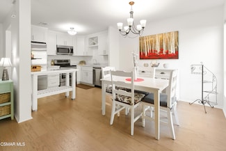 286 Oakleaf Dr Unit 22, Thousand Oaks, CA 91360