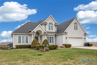 17300 Bobel Rd, Bowling Green, OH 43402