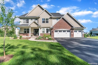 9857 Dartmouth Rd, Clarkston, MI 48348