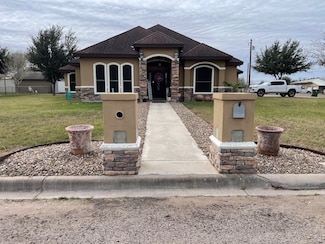 909-91 W Kohler St, Hebbronville, TX 78361