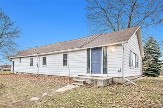 9433 E Lovejoy Rd, Perry, MI 48872
