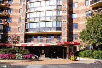 8350 Greensboro Dr Unit 825, McLean, VA 22102
