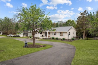 3920 Fieldview Ct, Clemmons, NC 27012
