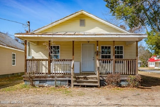 702 Contentnea Ave, New Bern, NC 28560