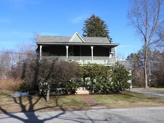 130 Hall Ave, Henniker, NH 03242