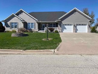 907 Blaine St Unit DY, Dysart, IA 52224