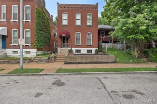 1925 Wyoming St, Saint Louis, MO 63118