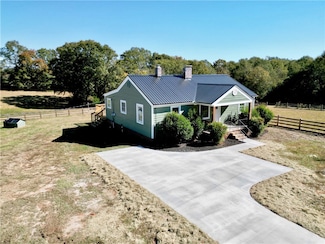 129 Smith Motors Rd, Belton, SC 29627