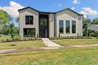 903 NE 2nd St, Bentonville, AR 72712