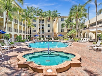 2 Renaissance Way Unit 302, Boynton Beach, FL 33426