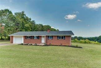 419 Hollis Rd, Ellenboro, NC 28040