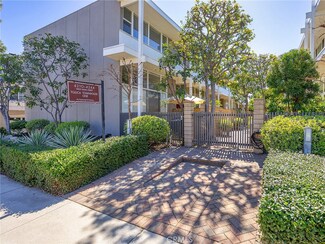 4240 W Kling St, Burbank, CA 91505