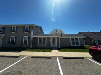 28426 Longmeadow Ln, Brownstown Township, MI 48183