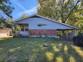 2308 Gardner Dr, Saint Louis, MO 63136
