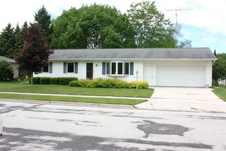 1713 Jackson St, New Holstein, WI 53061