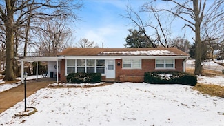 10 Saint Edward Ln, Florissant, MO 63033