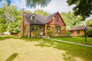 470 Marguerite St, Elgin, IL 60123