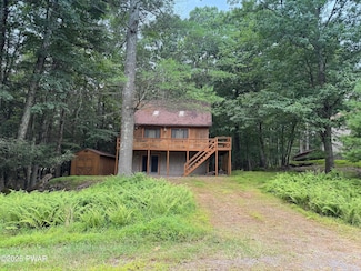 121 Bridle Rd, Lackawaxen, PA 18435