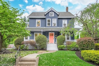 446 Valley Rd, Montclair, NJ 07043