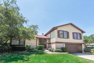 2610 N Raleigh St, Arlington Heights, IL 60004