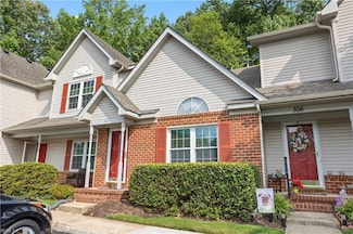 304 S Hill Ln, Chesapeake, VA 23322