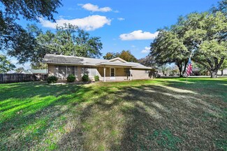 616 Wynne Rd, Wills Point, TX 75169