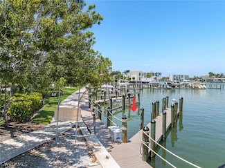 4090 Gulf Shore Blvd N Unit 4, Naples, FL 34103