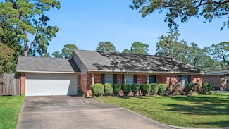 10166 Brinwood Dr, Houston, TX 77043