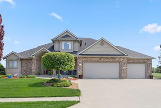 3090 Kellygreen Dr, Angola, IN 46703