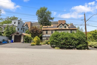 10 Duncan Rd, Staten Island, NY 10301