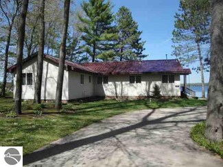 4700 Sands Park Dr NE, Kalkaska, MI 49646