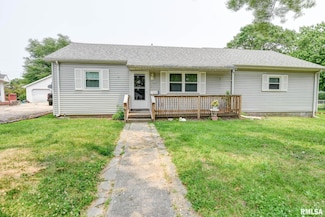 128 Macarthur Blvd, Pana, IL 62557