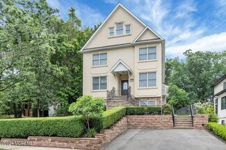 764 Lakeview Dr, Lakewood, NJ 08701