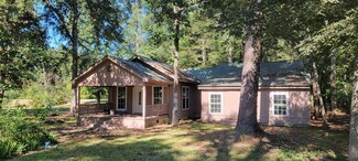 49 East St, Hawkinsville, GA 31036