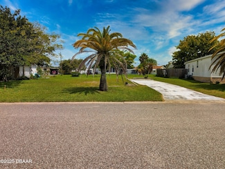 8 Applewood Cir, South Daytona, FL 32119