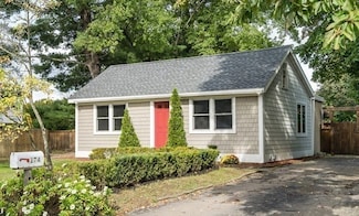 174 Pine St, Natick, MA 01760