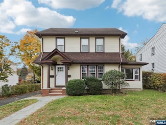 326 Gilbert St Unit 1, Ridgewood, NJ 07450