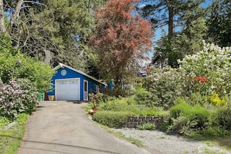 9730 46th Ave NE, Seattle, WA 98115