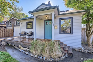 6221 SW Admiral Way, Seattle, WA 98116