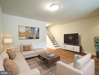1520 W Thompson St, Philadelphia, PA 19121