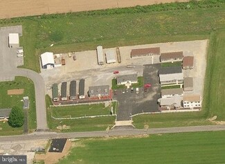 87 N Kinzer Rd, Paradise, PA 17562