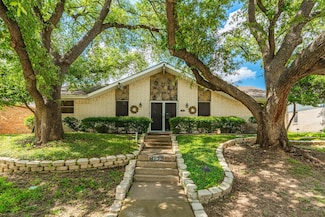 1602 Juneau St, Grand Prairie, TX 75050