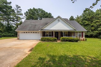 2695 Turning Leaf Ln, Dalzell, SC 29040