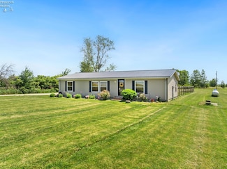 5691 N Lemon Rd, Oak Harbor, OH 43449