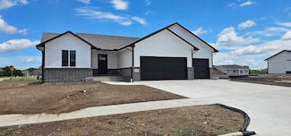 1828 S Lynnrae St, Wichita, KS 67207