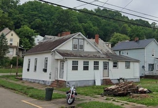 323 5th St, Lowell, OH 45744